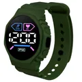 Primo piano dell'orologio sportivo M1 LED verde oliva con grande display digitale. - Verde Militare