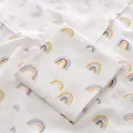 Texture détaillée du lange pour bébé en gaze de coton pur avec motif arc-en-ciel - 100x100cm / Petit Arc-en-ciel