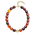 Collier bohème avec perles carrées en résine multicolore et une sphère dorée centrale - Type A-Ambre