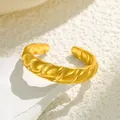 Premium Gold gedrehter Edelstahl Ring mit offener und unregelmäßiger Wellentextur - Gj040 - Gold
