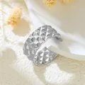 Verstellbarer Ring aus Edelstahl mit gestepptem Muster in elegantem Silber Finish - Gestepptes Muster Offener Stil (GJ044) / Einstellbar Offen / Stahlfarbe