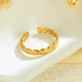 Eleganter minimalistischer gedrehter offener Ring aus Edelstahl in Gold-Finish - Gj066 - Gold