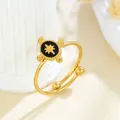 Vintage vergoldeter Edelstahlsternring mit schwarzem Emaille-Oval-Ornament-Detail - Gj092 - Gold