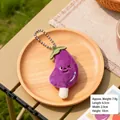 Joli porte-clés en peluche aubergine violette, hauteur 10 cm, texture douce. - Brochette d'Aubergine