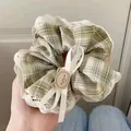 Grand chouchou à carreaux verts avec bordure en dentelle et ornement de ruban ours mignon - Chouchou Ours à Carreaux Vert