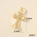 Ciondolo a croce placcato oro con zirconi colorati e dettagli sulle dimensioni - Croce (D1017)