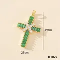 Elegante ciondolo a croce con zirconi verde smeraldo, dimensioni 3,9 cm x 2,3 cm, oro - Croce (D1022)