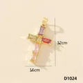 Pendente a croce in zircone colorato con dimensioni 3,2 cm x 1,6 cm - Croce (D1024)