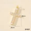 Elegante ciondolo a croce placcato oro con micro-pavé di zirconi, misura 4x2 cm - Croce (D1027)