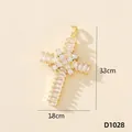 Ciondolo a croce dorato con zirconi brillanti, altezza 3,3 cm e larghezza 1,8 cm - Croce (D1028)
