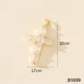 Ciondolo a croce dorato con zirconi taglio baguette, dimensioni 3,0x1,7cm - Croce (D1039)