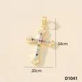 Squisito ciondolo a croce dorata decorato con zirconi colorati per gioielli da donna - Croce (D1041)