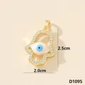 Pendaglio mano di Hamsa placcato oro con malocchio blu e zirconi bianchi a pavé - Mano di Fatima (D1095)