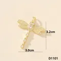 Elegante ciondolo a libellula dorata con zirconi cubici brillanti, 3,2 cm x 3,0 cm. - Libellula (D1101)