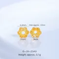 Détail macro d'une perle d'espacement fleur dorée à six pétales pour bijoux DIY - Calotte de Perle 5.9mm (G-39-23) / 1 Pièce / Or
