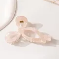 Perlmuttfarbene rosa Haarklammer in Schleifenform für elegante Frisuren - Cremeweiß