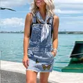 Abito scamiciato in denim azzurro con stampe di farfalle colorate e orlo a taglio vivo - Motivo A Farfalla (il Colore Reale È Leggermente Più Scuro Rispetto All'immagine) / S