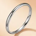 Anillo minimalista elegante de acero inoxidable plateado pulido para mujer moda - US 5 / 2mm de ancho / Color acero