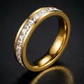 Elegante anillo de eternidad de acero inoxidable dorado con piedras cuadradas brillantes. - 12 Diamantes Cuadrados De Oro B-1 En Fila / Talla 5