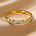 Bague alliance en acier inoxydable doré ornée de pierres de zircone étincelantes - Taille 6 / Style Strass Pavé (38-D-1) / Or