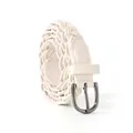 Vista detallada del cinturón trenzado crema para mujer con textura de tejido y hebilla metálica - 105cm / Blanco Roto