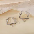 Boucles d'oreilles créoles géométriques entrelacées en acier titane argenté brillant - Style Hexagramme 3D (PJER419) / 30mm / Acier