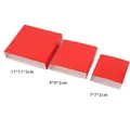 Set aus drei roten Papierschutzhüllen für PE-Schmuck-Schaukästen in verschiedenen Größen - Rote Papierhülle / 7*7 Ohne Sockel / Rot