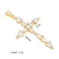 Vue détaillée du pendentif croix en zircon avec dimensions 46x27mm et poids de 3,5g. - Pendentif Croix Zirconia Poire (#11)