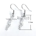 Détail des boucles d'oreilles croix Faith en acier inoxydable avec mesures de 2,5cm - Croix