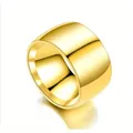 Bague large en or minimaliste avec une finition lisse hautement polie unisexe - Taille 7 / Doré