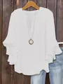 Détail de la blouse blanche ample à col en V avec manches 3/4 à volants étagés élégants - 2XL / Blanc