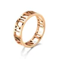 Bague élégante en acier inoxydable rose doré avec détails en chiffres romains ajourés. - Taille 6 / Or rose