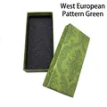 Dettaglio di una scatola per orologi verde con motivo paisley e fodera in spugna nera - Motivo Paisley Verde