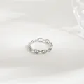 Elegante zilveren titanium stalen ring met hol varkensneus kettingontwerp dames. - Zilver