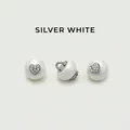 Eleganti bottoni di perle con cuore di strass, finitura bianco argento per abiti - Cuore Bianco (10mm)