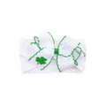 Fascia per capelli festiva di San Patrizio con fiocco bianco e trifoglio verde - Fascia con doppio fiocco bianco e stampa trifoglio (MB6856)