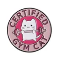 Insigne en émail mignon d'un chat blanc soulevant des haltères avec texte Gym Cat - Design Chat Haltérophile (QHXZ4330)