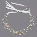Diadema nupcial artesanal con perlas y cristales para bodas y fiestas. - Dorado