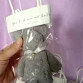Serviette en polaire corail grise pliée en forme d'ours avec un nœud en perles - Sac à Main Style 1 (Sans Ours)
