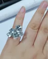 Anello geometrico in argento con cristalli quadrati trasparenti sfaccettati da donna - Aperto Regolabile / Argento K Bianco