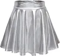 Dettaglio macro della gonna a pieghe a trapezio in pelle PU metallizzata argento lucido - S / Argento