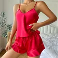 Rotes Nachtwäsche-Set aus Eisseide mit Camisole und Shorts mit Rüschensaum - S / Oberteil Und Unterteil / Rot