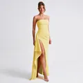 Robe longue bustier jaune élégante avec une fente latérale haute et des fronces. - XS / Jaune clair