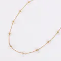 Délicat collier à chaîne de fleurs dorées avec des perles blanches au style bohème - Collier (Sans Perles) / Blanc