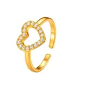 Gedetailleerd overzicht van een vergulde hartvormige open ring met fonkelende kristallen - Eén maat / Witte Strass Stijl / Goud