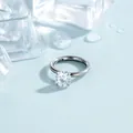 F136 titanium scharnierende segmentring met 4mm heldere zirkonia steen voor body piercings - 4mm Zirconia Stijl (A1453-1) / 8mm Binnendiameter (Enkel Stuk) / Wit