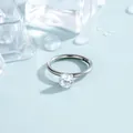 F136 titanium piercing ring met 4 mm zirkonia op een creatieve ijzige achtergrond - 4mm Zirconia Stijl (A1453-1) / 10mm Binnendiameter (Enkel Stuk) / Wit