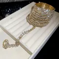 Elegante bracciale a mano in oro con strass, anello regolabile e cerchio multistrato lucido - Bracciale con Anello Integrato (75#) / Oro