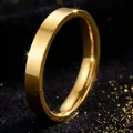 Minimalistische goudkleurige roestvrijstalen ring met een gepolijste spiegelglans - Maat 7 / Binnen Gebogen Vlak Oppervlak Spiegel / 4mm Breedte / Goud
