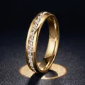 Élégante bague d'éternité en acier titane plaqué or 18 carats avec cristaux brillants - Taille 5 / Or